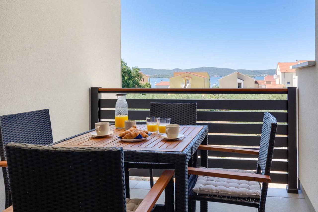 Residence Jonathan Биоград-на-Мору Экстерьер фото