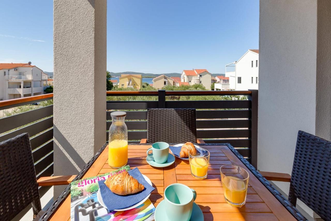 Residence Jonathan Биоград-на-Мору Экстерьер фото