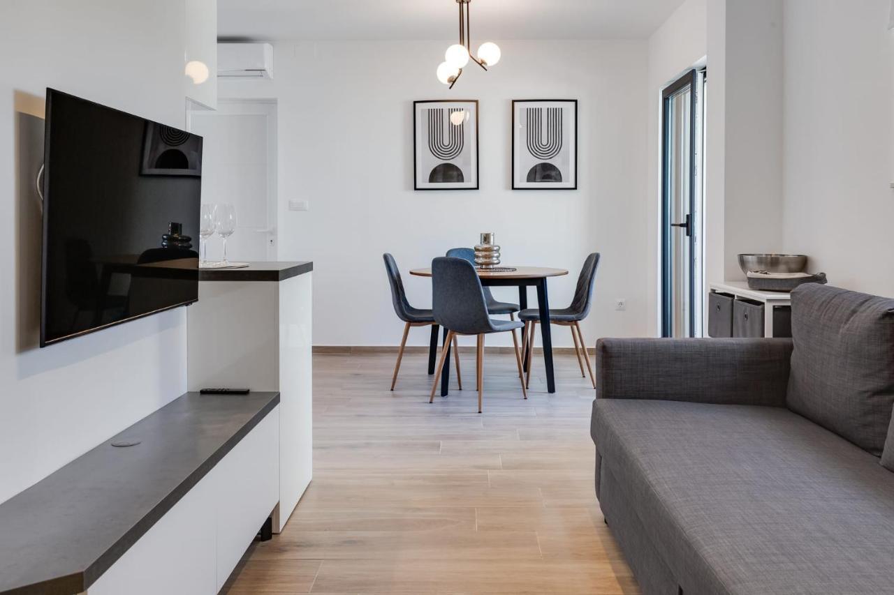 Residence Jonathan Биоград-на-Мору Экстерьер фото