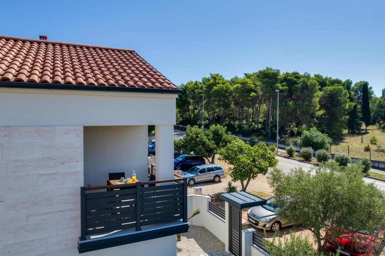Residence Jonathan Биоград-на-Мору Экстерьер фото